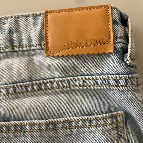 Avec Les Filles Women's Destructed Denim Shorts Sun Washed Blue Size 29 - Picture 5 of 7